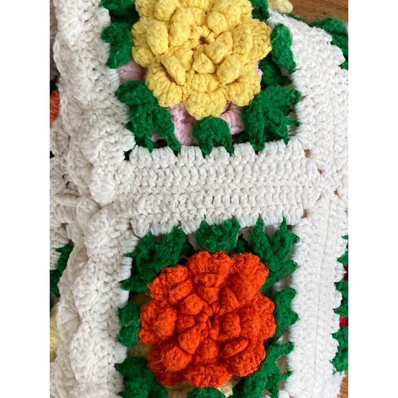 VTG Handmade 3D Crochet Multicolor Rose Flowers Granny Square Afghan 51”x66” - Picture 11 of 11